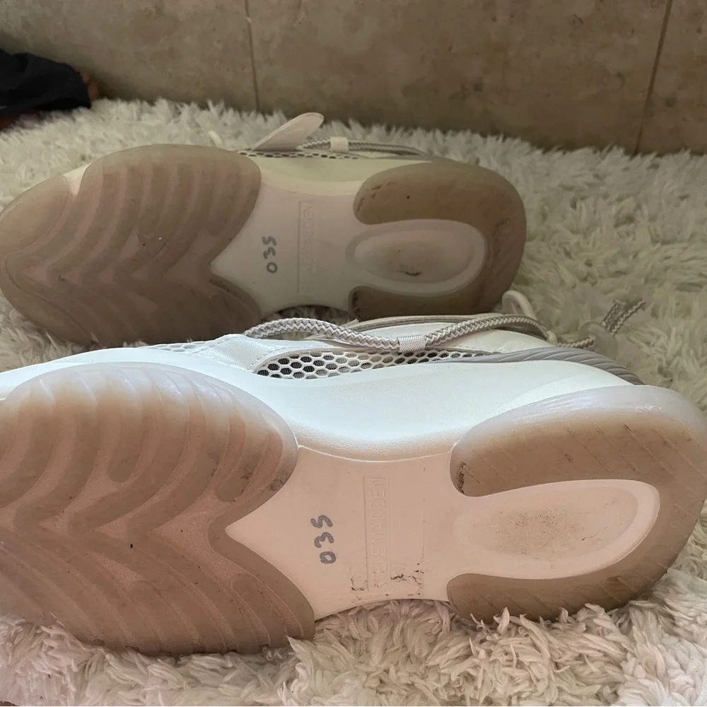 Steve Madden Possession White/Silver Sneakers Tennis Dad Shoe - Picture 3 of 7